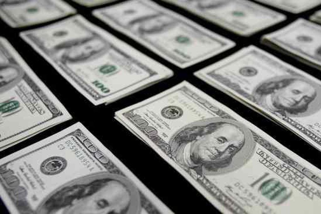 El dólar paralelo se vende en Mendoza por entre $2 y $1,50 más que en Buenos Aires