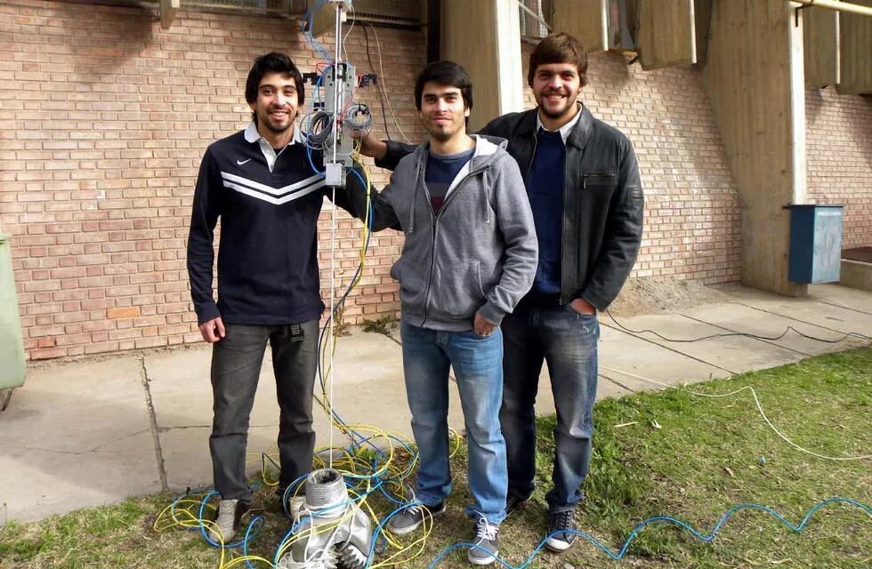 Alumnos de la UNCuyo crearon un robot escalador