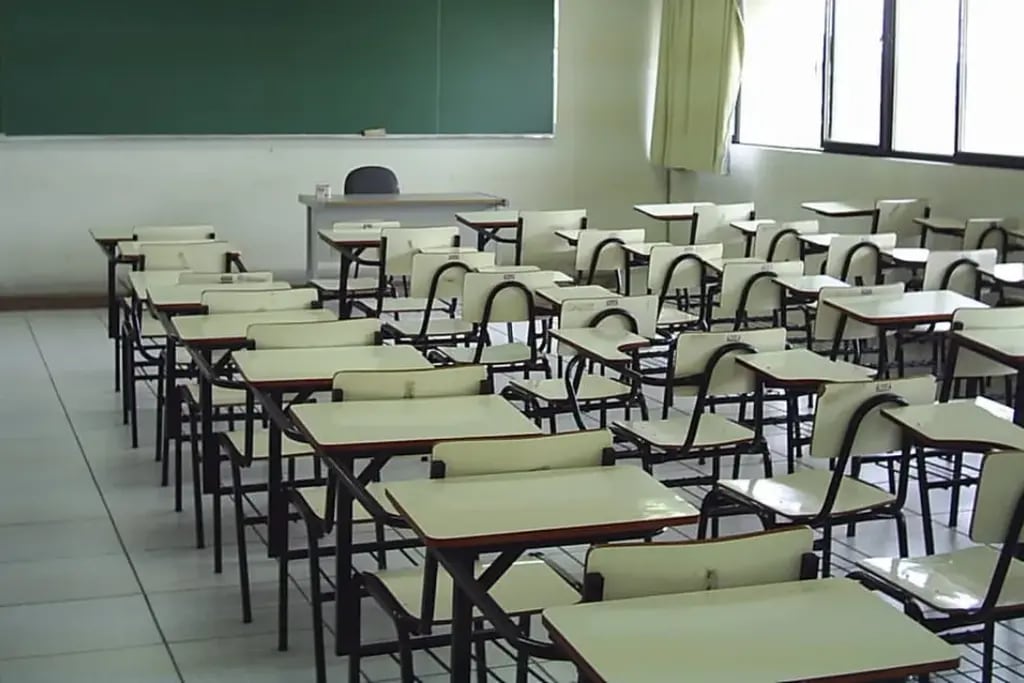 Una alumna sorprendió a un profesor viendo pornografía en una escuela de Paraná