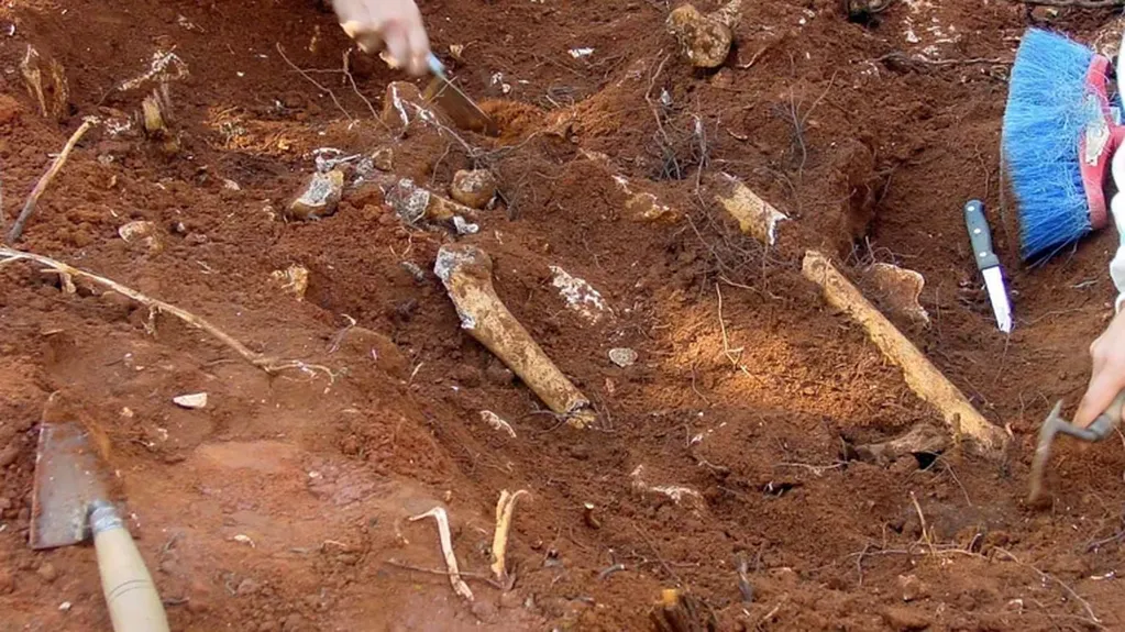 Encontraron más de 90 tumbas cerca de un orfanato para niños indígenas en Canadá. Imagen de archivo