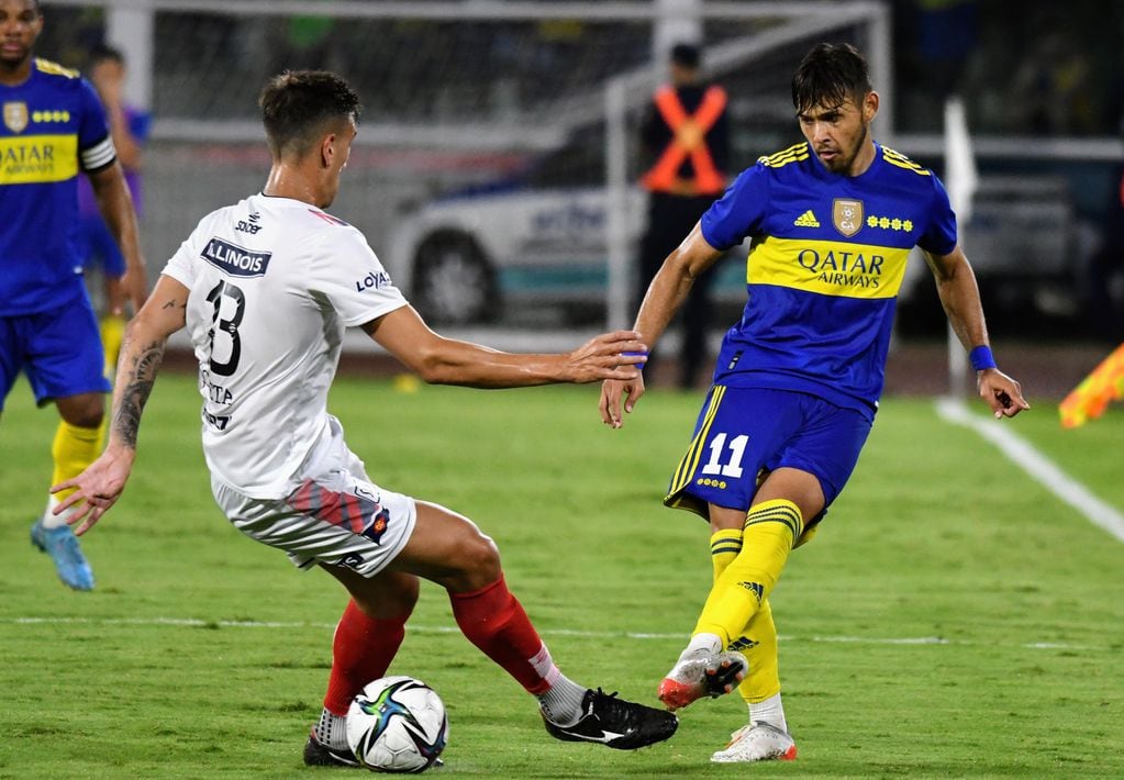 El paraguayo Oscar Córdoba tuvo un buen debut en Boca, que sigue adelante en la Copa Argentina. (Fotobaires)