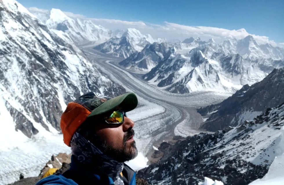 El mendocino que se convirtió en el primer argentino en subir el monte K2 como guía.