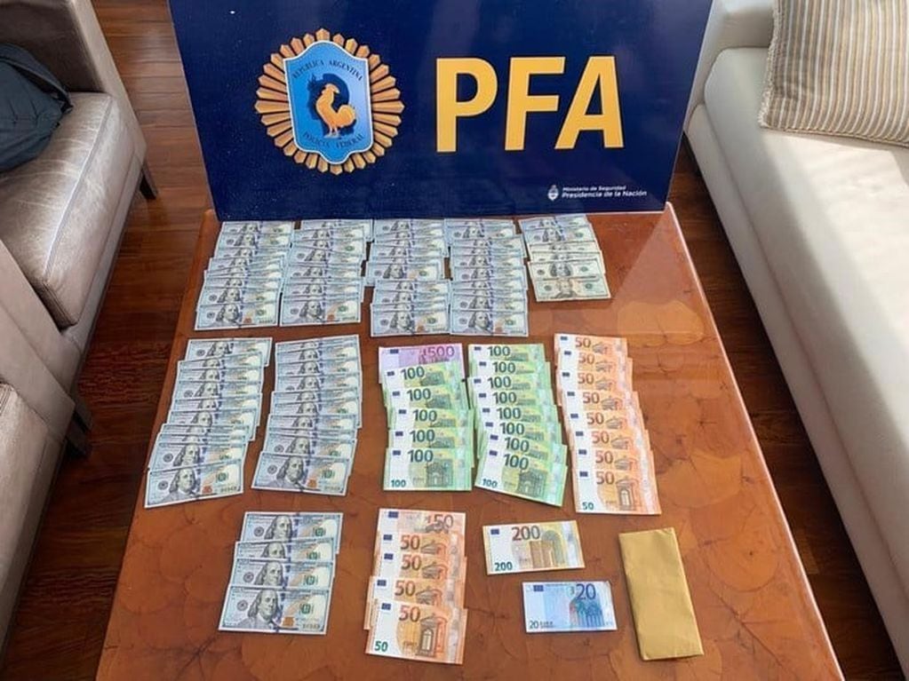 La PFA realizó allanamientos en edificios de Puerto Madero. Foto: PFA