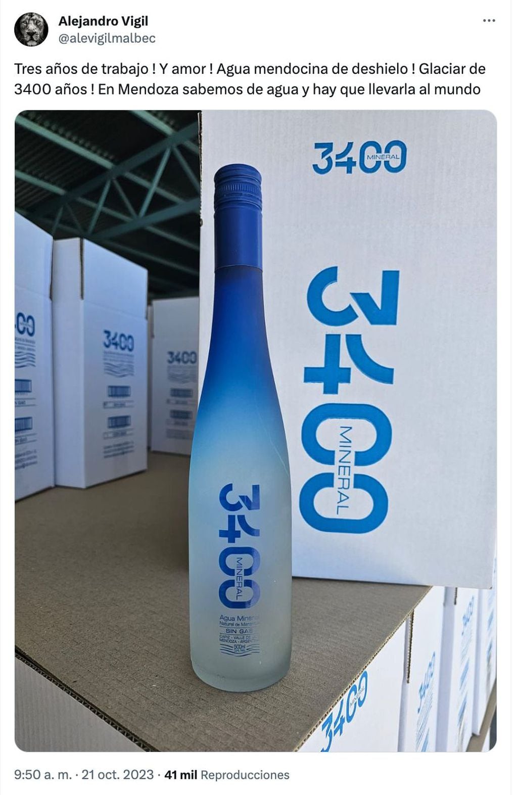 Alejandro Vigil anunció el lanzamiento de su agua “3400 mineral”.