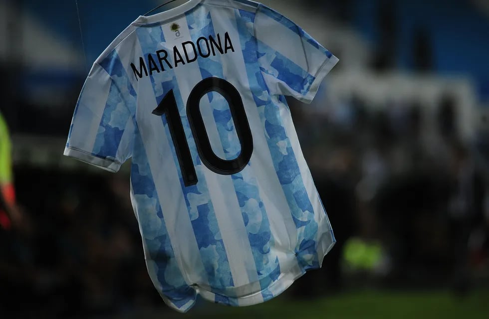 El homenaje a Maradona en la cancha de Racing. / Gentileza.