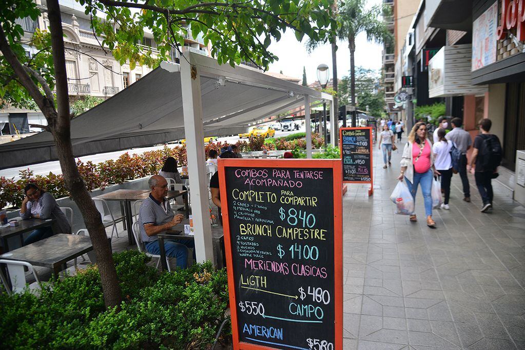 Cordoba el 17 de March de 2022 resto restaurantes bar bares gastronomia del centro de la ciudad precios costo inflacion economia Foto: Pedro Castillo