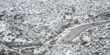 Valle de Uco y el Sur están cubiertos de nieve. Los temporales invernales no son frecuentes en plena primavera.