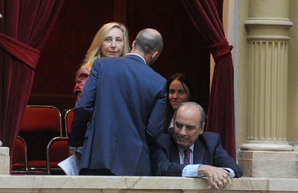 Guillermo Francos y Karina Milei presentes en la Cámara de Diputados durante el debate y la votación de la Ley de Bases.
Foto Federico Lopez Claro