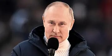 Vladimir Putin, en un masivo acto en Rusia. (AP)