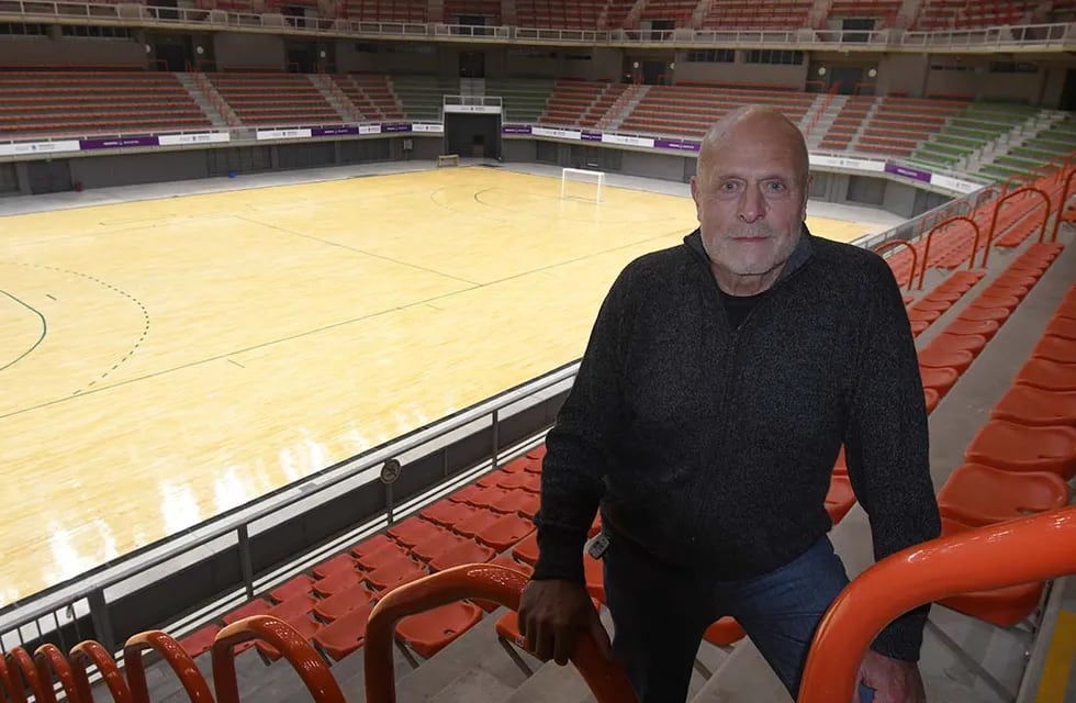 Héctor Ortiz, Presidente de la Federación Mendocina de Futbol de Salón, en el Aconcagua Arena de Ciudad. / José Gutiérrez-Los Andes