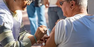La Municipalidad de Maipú mantiene un cronograma de puestos de vacunación