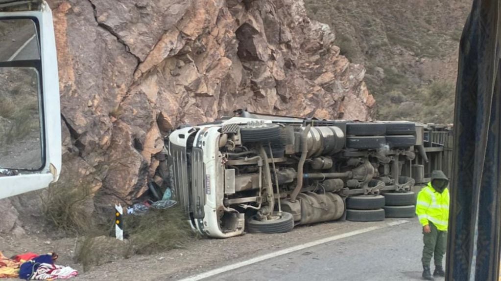 Según el periodista Marcelo Ortiz, este camión se encuentra en la Quebrada del 60.