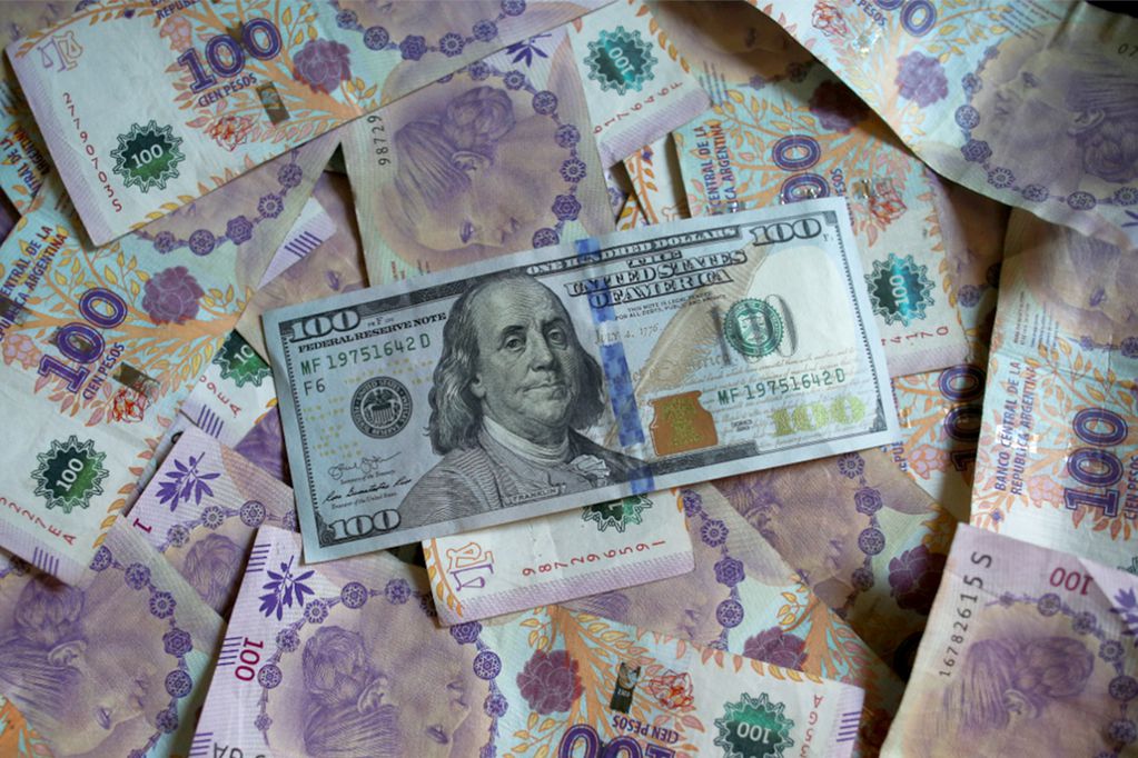 El Banco Central cambio el precio del dólar oficial. (Reuters)
