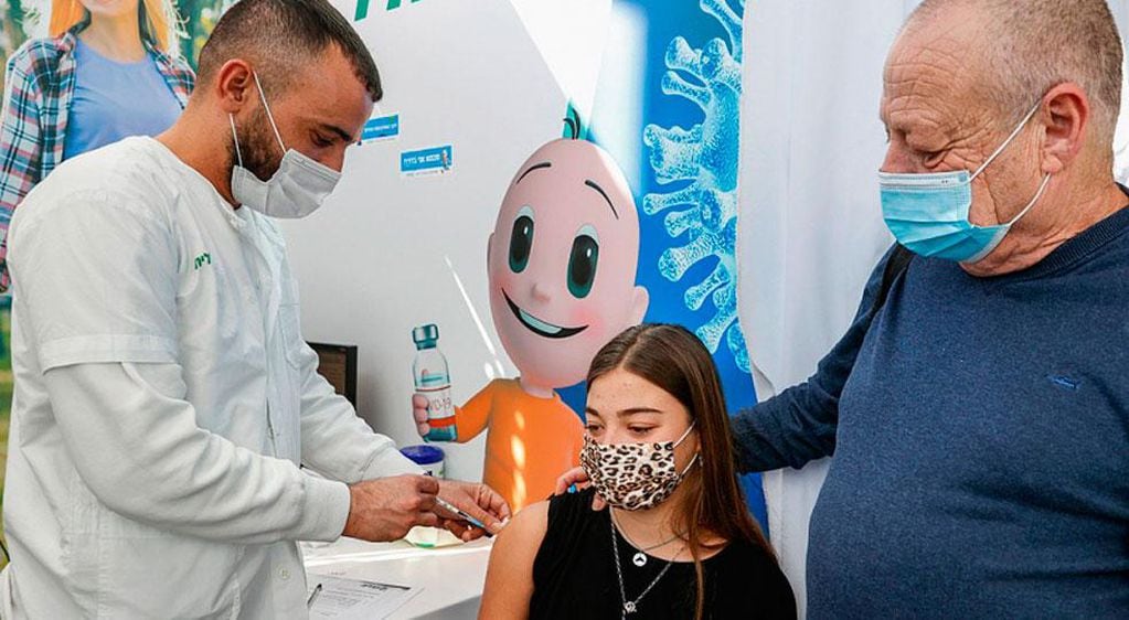 Israel comenzó su campaña de vacunación a finales de diciembre. Foto: AP