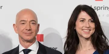  Jeff y MacKenzie Bezos dejan de ser matrimonio después de 25 años juntos  - AFP 