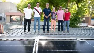 Ulpiano Suarez visitó un restaurante que instaló paneles solares para abastecerse de energía