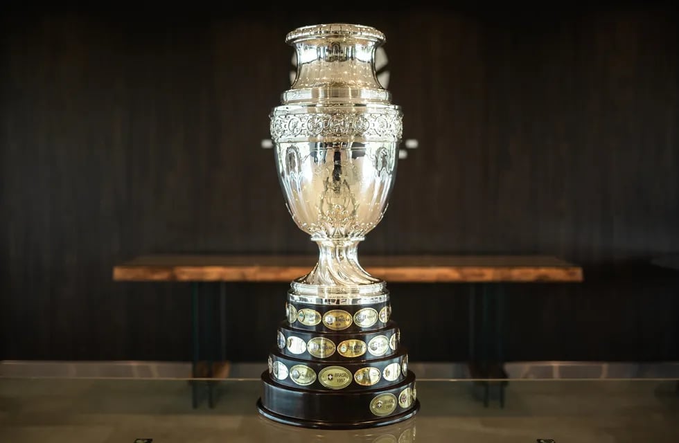 La Copa restaurada con todo el valor de su historia será levantada el 14 de julio de 2024 por la selección campeona de la Copa América. (Conmebol)