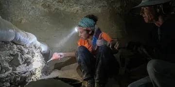 Excavaciones en "la cueva del horror" en Israel
