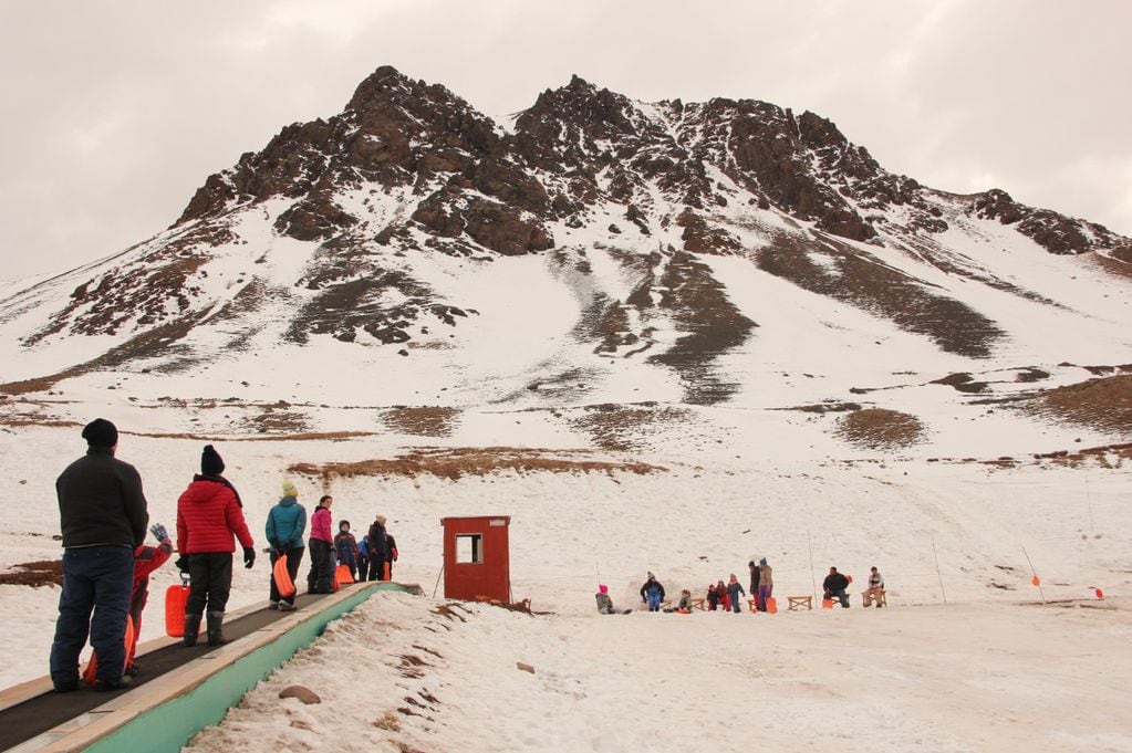 Los Puquios, el parque de nieve ubicado camino a Chile; sobre el corredor internacional de la ruta 7. 