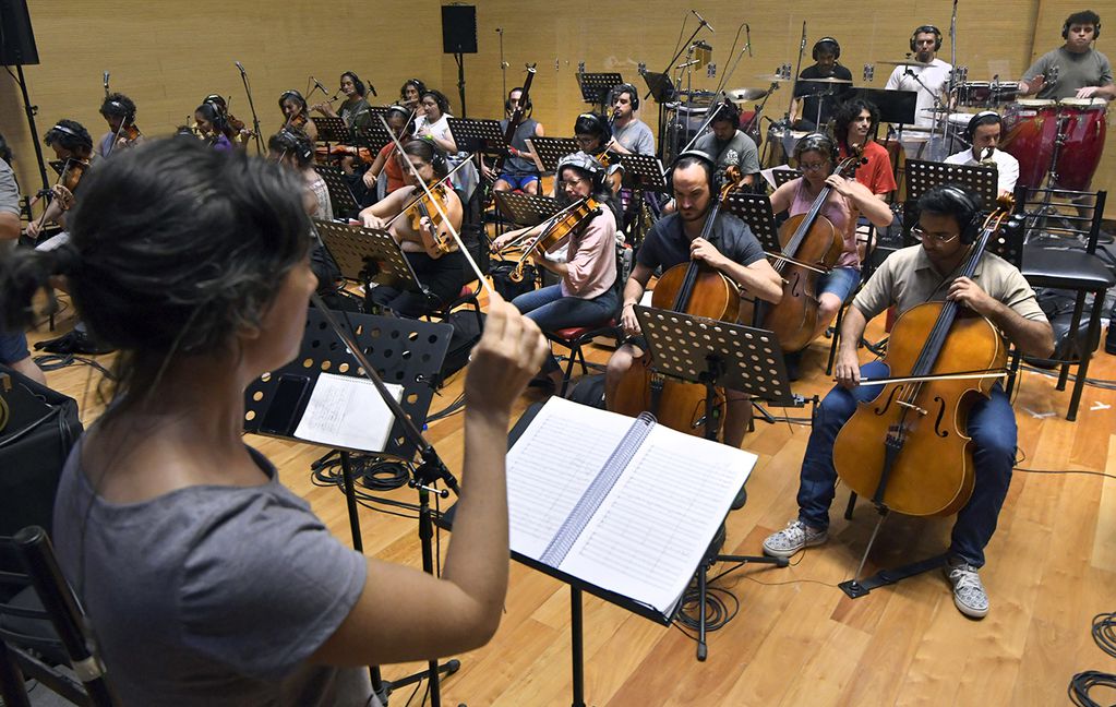 Alicia Pouzo es la primera mujer en dirigir una orquesta en Vendimia. 
Foto: Orlando Pelichotti