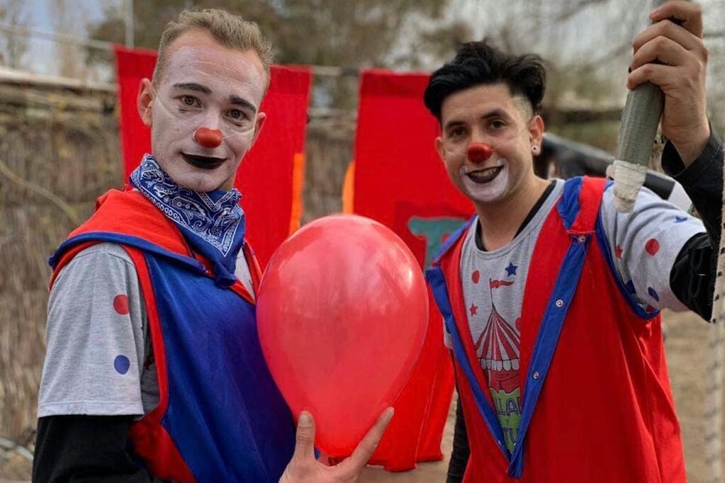 Jeremías Navarro (26) y Darío Fontana (30)  son mejor conocidos como Tallarín y Tutuca y el clown es su pasión.