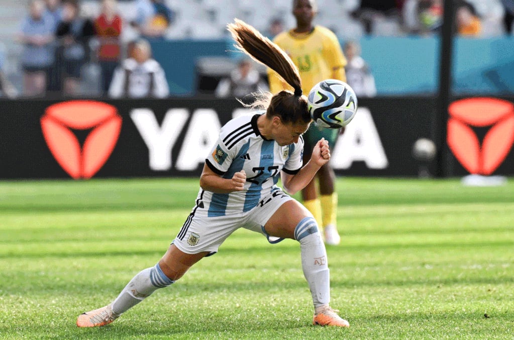 Estefanía Banini disputa en Australia y Nueva Zelanda su segundo y último Mundial con la selección argentina de fútbol. (AP)