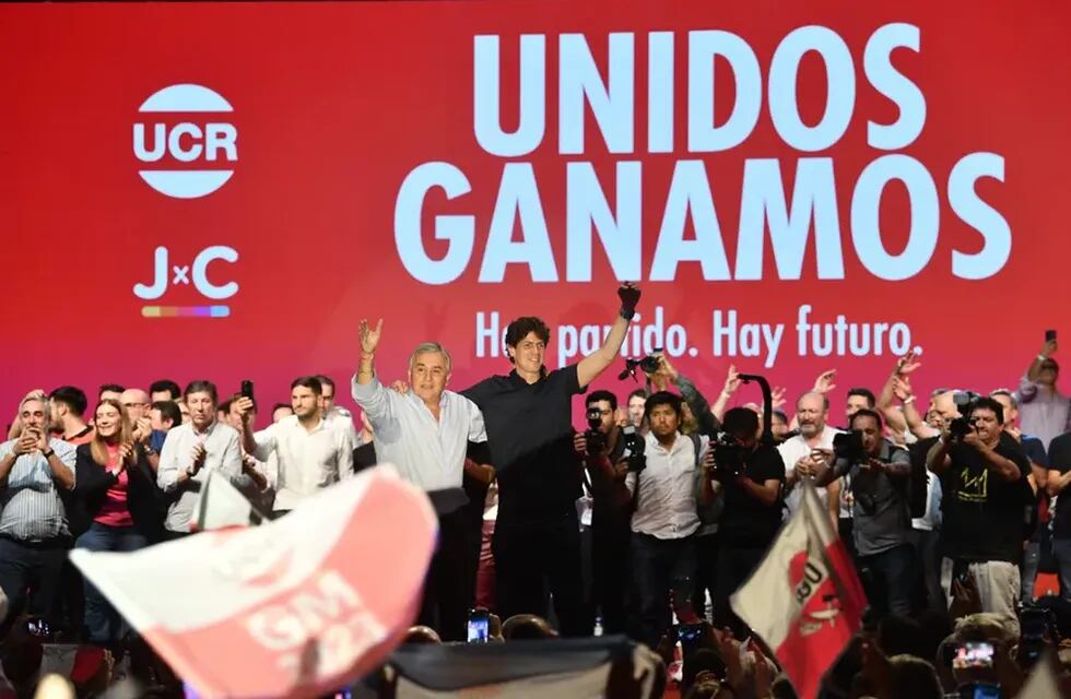 Los líderes de la UCR y JxC se mostraron muy unidos en el acto homenaje a Raúl Alfonsín y apuntaron contra Mauricio Macri.