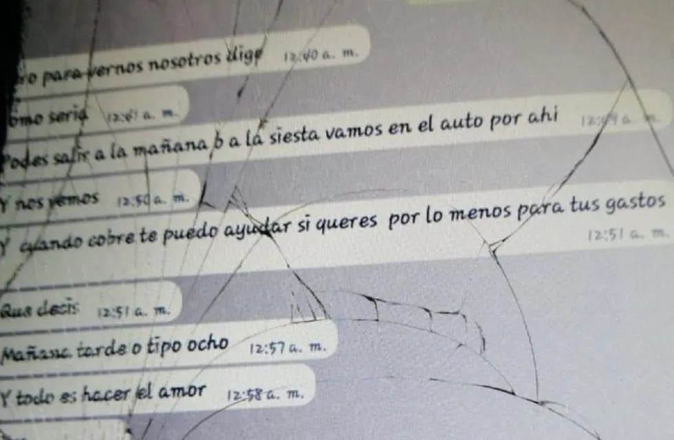 "Todo es hacer el amor": el chat de WhatsApp del profesor y catequista que acosaba a una alumna en Salta - Gentileza / El Tribuno