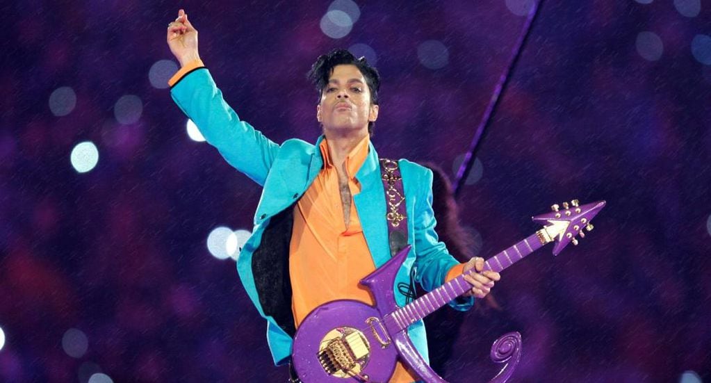 Prince, otro artista pop que brilló en la historia de los Super Bowl (Archivo)