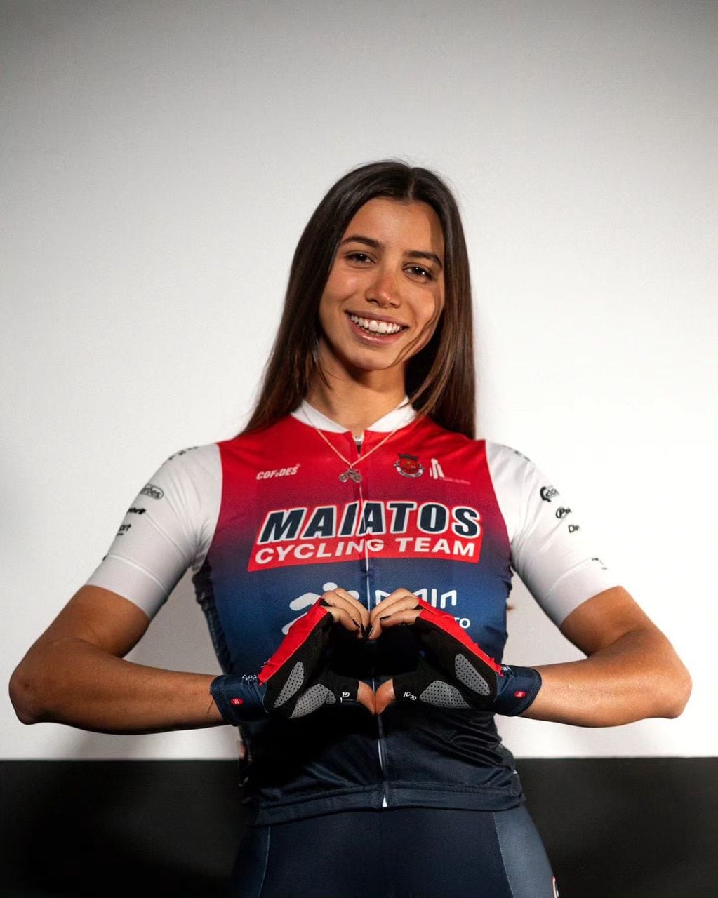 La mendocina Julieta Benedetti, cumple su sueño en el ciclismo europeo.
