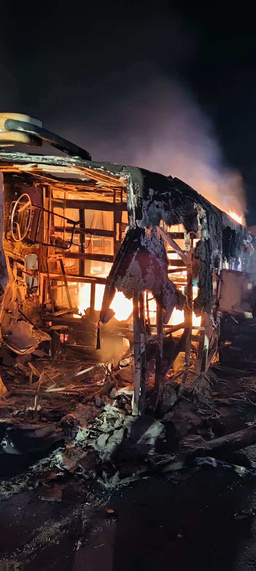 El incendio de un autobús en la India dejó 25 muertos