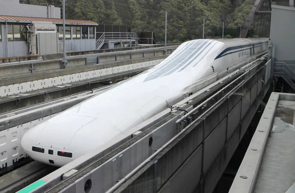 Video: un tren japonés alcanzó los 603 kilómetros por hora