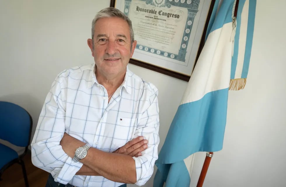 El senador nacional Julio Cobos lamentó que la gestión de Rodolfo Suárez no haya conseguido el apoyo del peronismo.