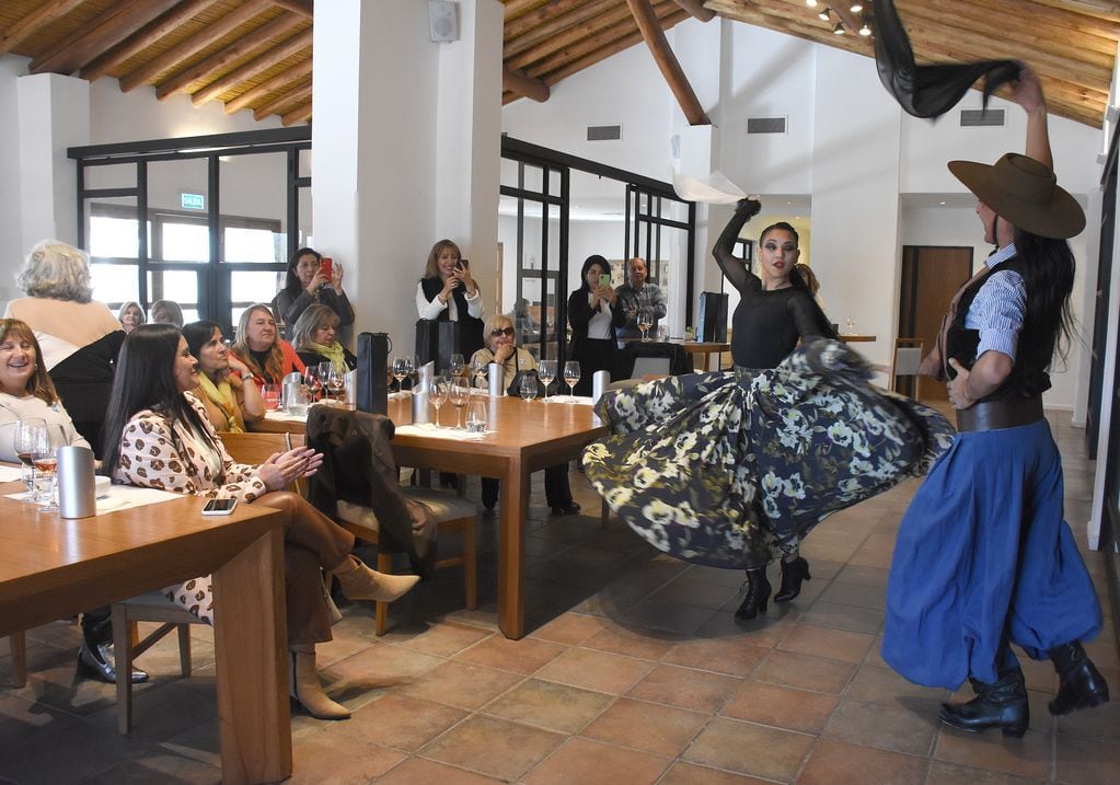 No faltó el folclore argentino para festejar la fecha Patria