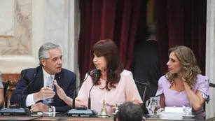 El momento en que Cristina Kirchner rechazó que Alberto Fernández le sirviera agua