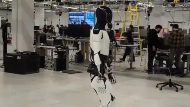 Optimus, el robot humanoide de Tesla, roompe su propio record