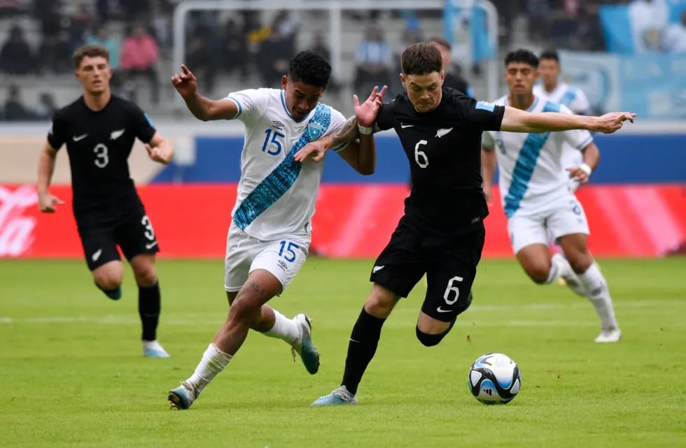 En la antesala del encuentro que protagonizará Argentina frente a Uzbekistán, Nueva Zelanda le ganó a Guatemala por 1-0. / Gentileza.