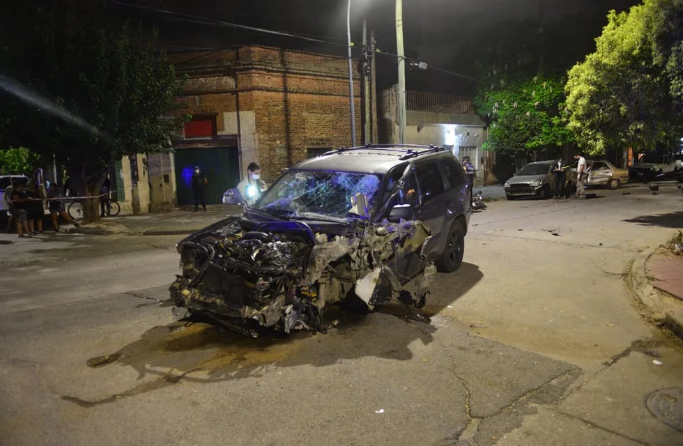 Así quedó la camioneta después de la tragedia a 200 km/h en el barrio General Bustos, Córdoba (Gentileza / La Voz)