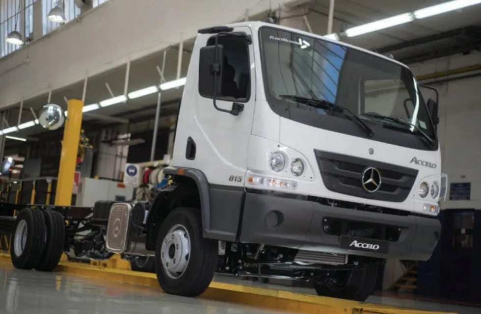 Todos los vehículos de Mercedes-Benz Camiones cuentan con garantía de 2 años o 200.000 kilómetros, lo que ocurra primero. / Archivo.