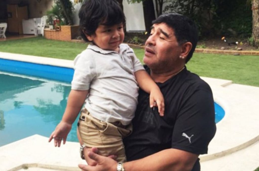 Maradona con Dieguito Fernando, hace unos años.