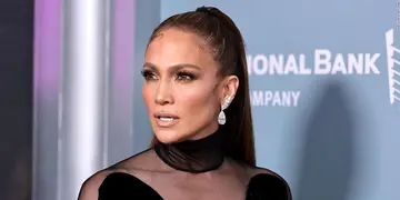 Jennifer Lopez se quitó toda la ropa y causó furor en las redes sociales
