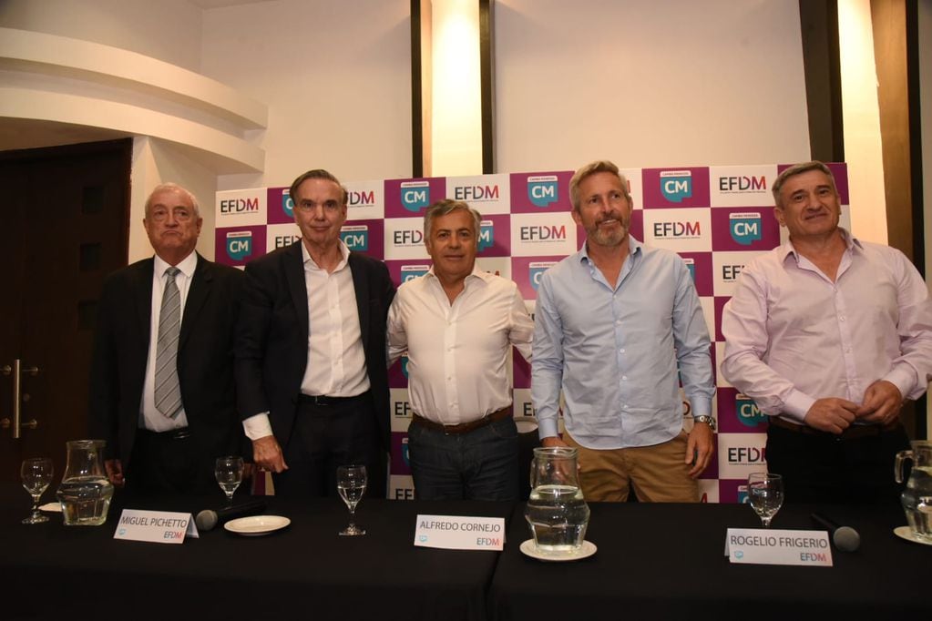 Adolfo Innocente, Miguel Ángel Pichetto, Alfredo Cornejo, Rogelio Frigerio y Julio Totero en el lanzamiento del nuevo aliado de Cambia Mendoza.