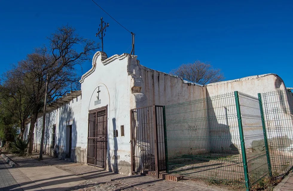 La Capilla del Rosario de Guaymallén se encuentra abandonada y destruida