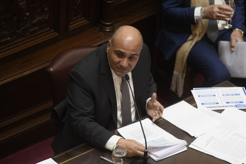 El jefe de Gabinete, Juan Manzur, durante su presentación en el Senado (Foto: Federico López Claro)