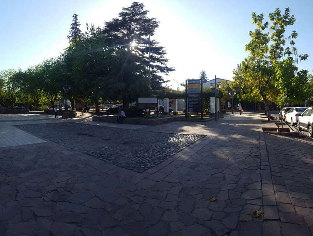 
    Plaza "General Gerónimo Espejo". Fuente Arq. Paula Martedi.
   