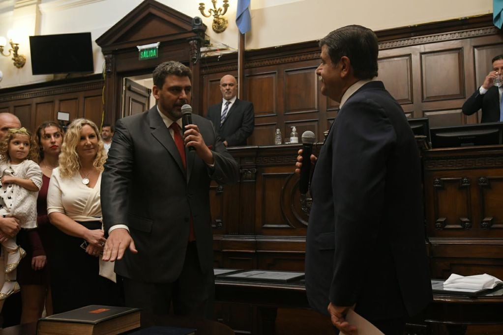 Martín Kerchner será el jefe de bloque del frente Cambia Mendoza en el Senado. En la foto, junto al vicegobernador Mario Abed. Ignacio Blanco / Los Andes