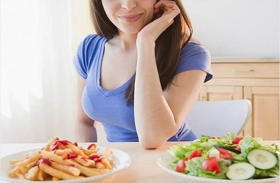 Tres tips de nutricionistas para bajar de peso comiendo