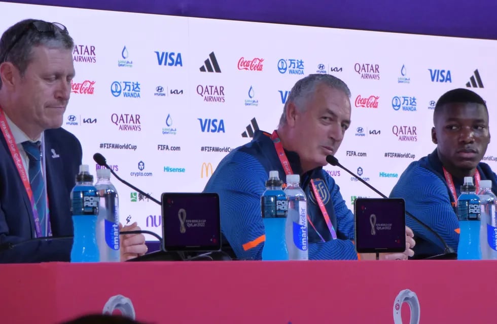 El entrenador de Ecuador brindó una interesante charla antes del debut mundialista de mañana. / Diego Bautista
