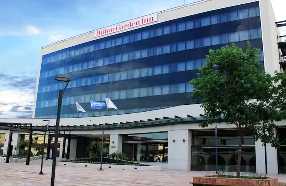 Una mujer fue abusada por cuatro jugadores del Vélezen el hotel Hilton de Tucumán