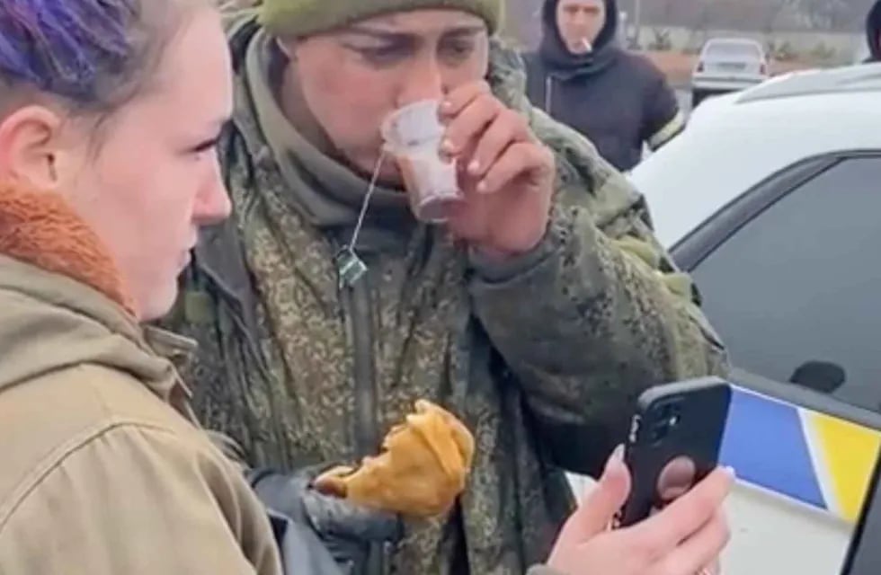 El conmovedor video en el que se puede ver a un soldado ruso llorando mientras habla con su madre.